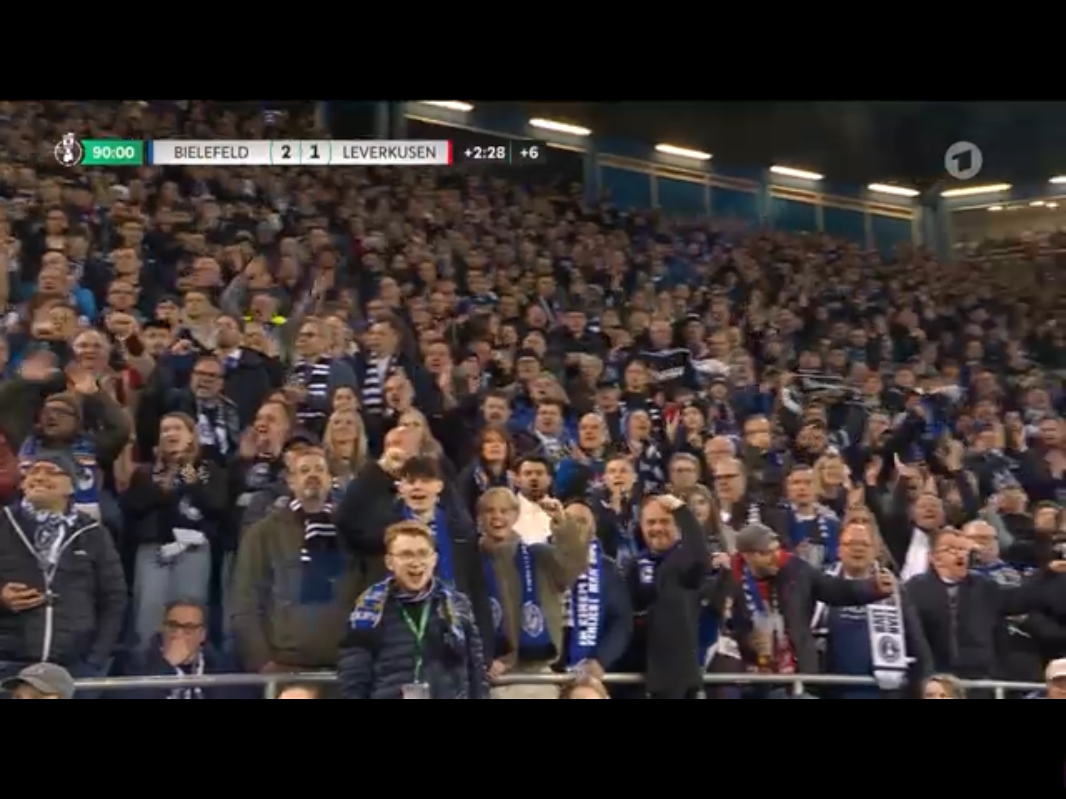 费德勒连续十五场比赛得分超过领先优势明显，热火不断突破！全场沸腾不已的简单介绍